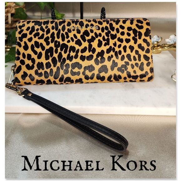 Michael Kors Black Wallet with Gold Accents - Picture 1 of 17